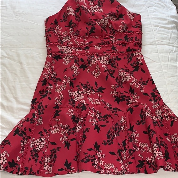 ❗SALE❗Keepsake Cherished Floral Print Flounce He… - Picture 4 of 7